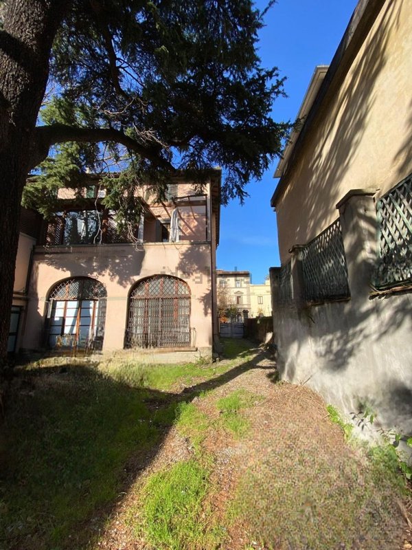 appartamento in vendita a Firenze in zona Centro Santa Maria Novella