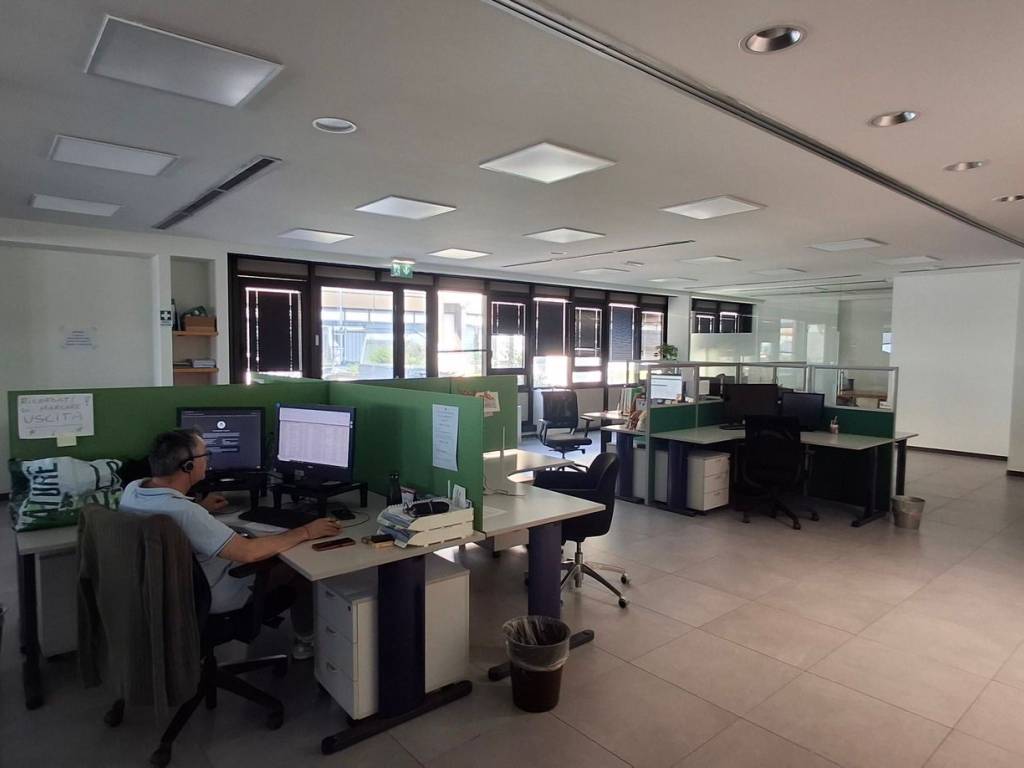 ufficio in vendita a Firenze in zona Peretola