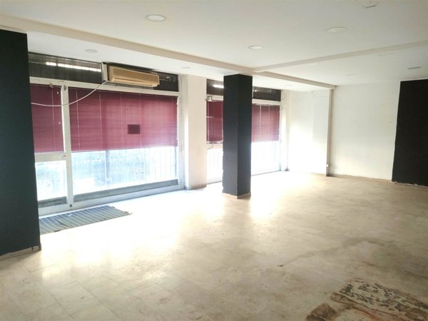 negozio in vendita a Firenze in zona Statuto