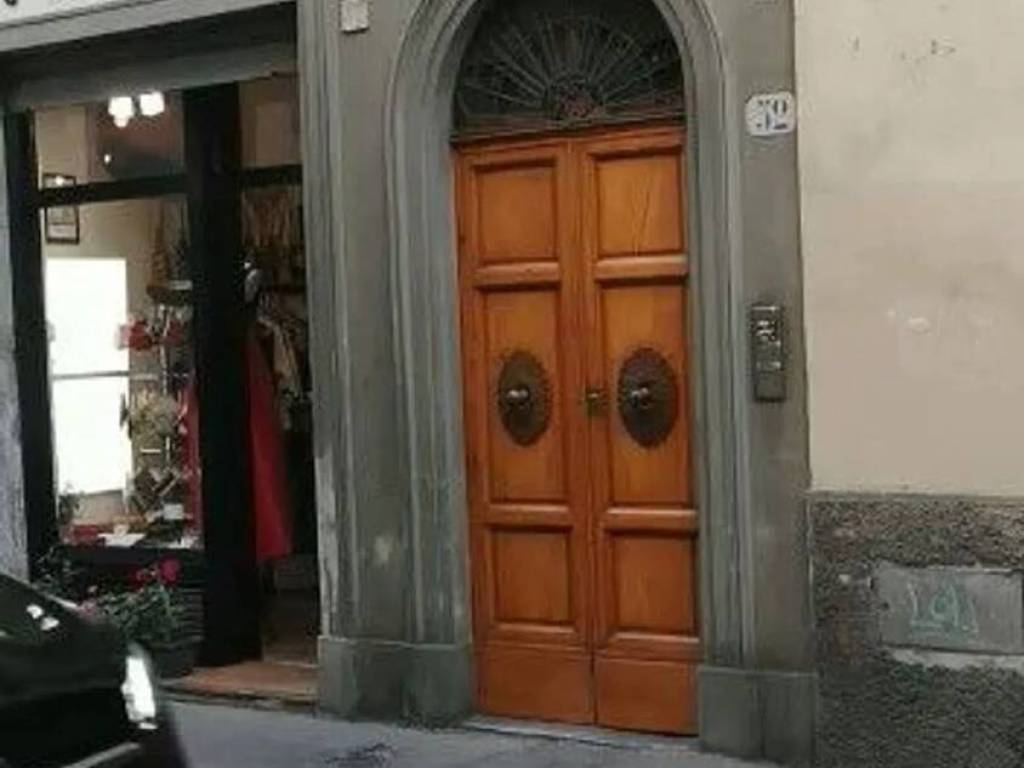 negozio in vendita a Firenze in zona Centro San Frediano