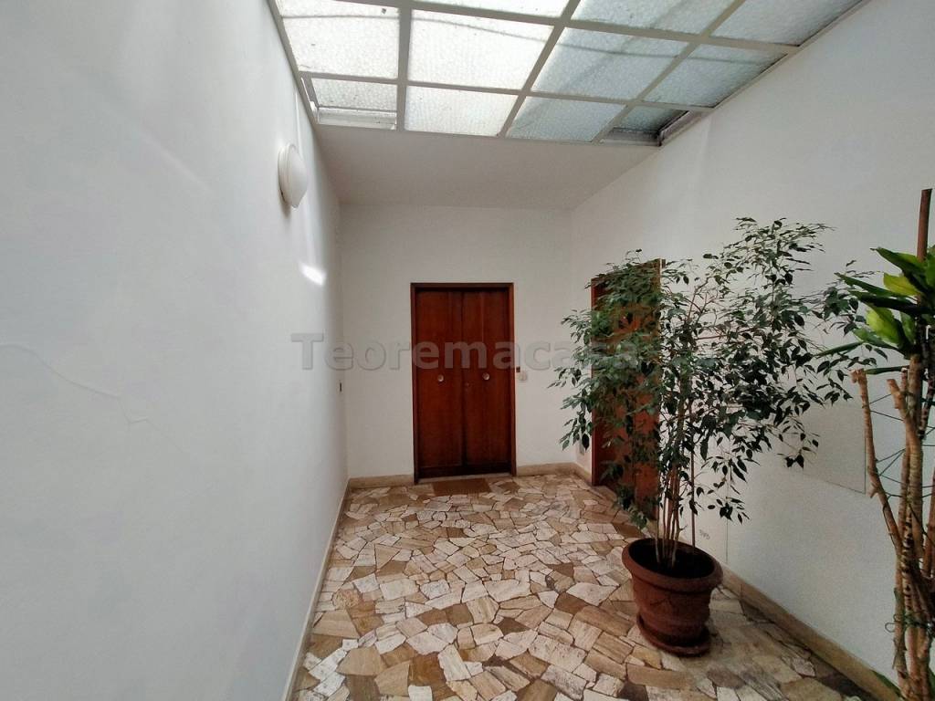 appartamento in vendita a Firenze in zona Campo di Marte