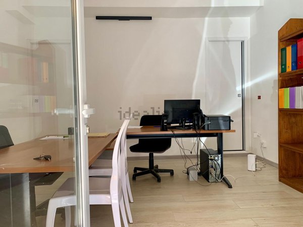 ufficio in vendita a Firenze in zona Careggi