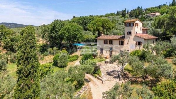 casa indipendente in vendita a Firenze in zona Settignano