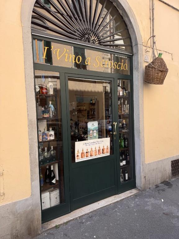 negozio in vendita a Firenze in zona Bellariva