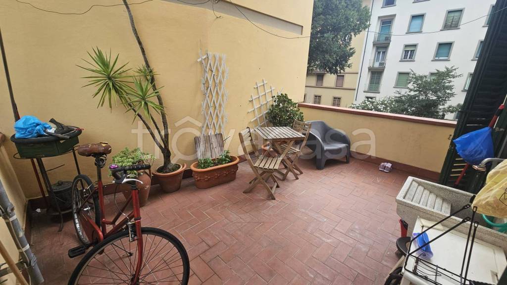 appartamento in vendita a Firenze in zona Campo di Marte