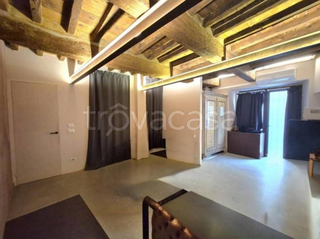 negozio in vendita a Firenze in zona Ognissanti