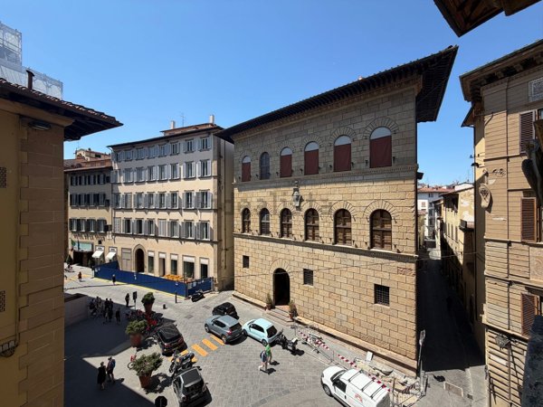 appartamento in vendita a Firenze in zona Centro Santa Maria Novella
