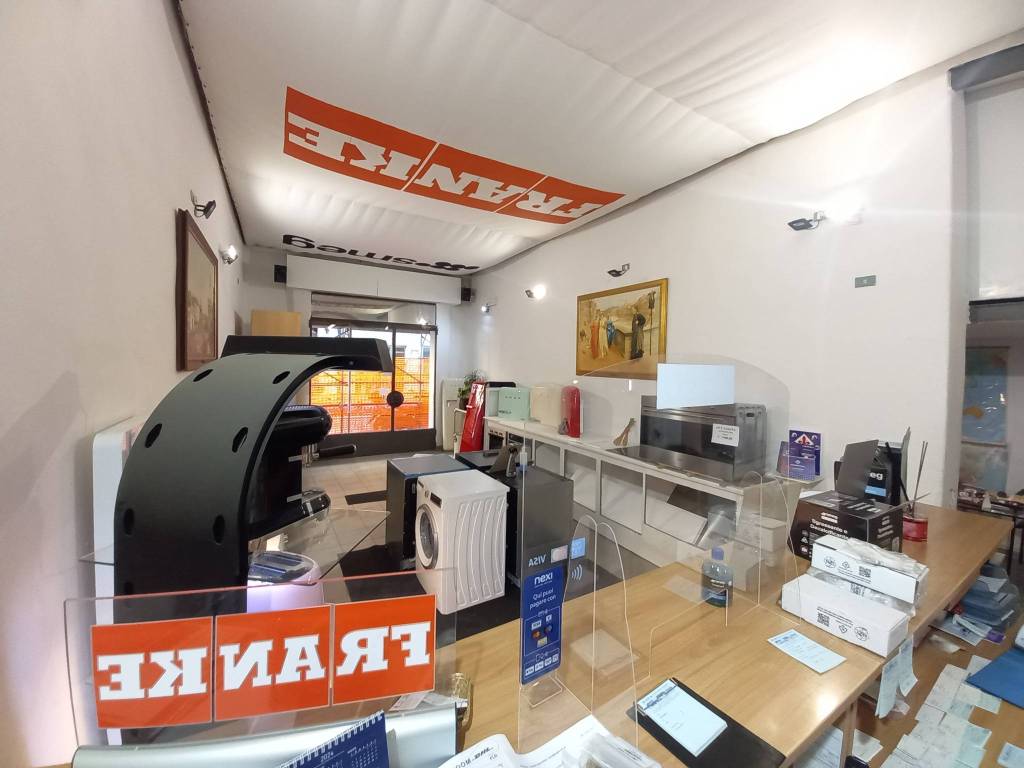 negozio in vendita a Firenze in zona Ognissanti