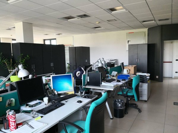 ufficio in vendita a Firenze in zona Novoli