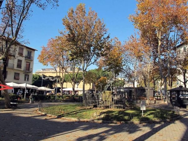 negozio in vendita a Firenze in zona Careggi