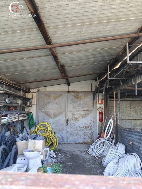 locale di sgombero in vendita a Firenze in zona Badia a Ripoli