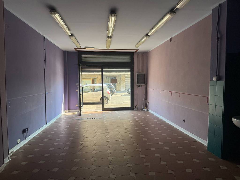 negozio in vendita a Firenze in zona Isolotto