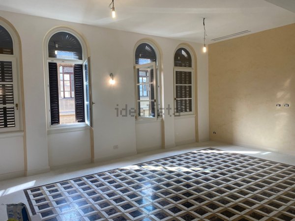 appartamento in vendita a Firenze in zona Centro Santa Maria Novella