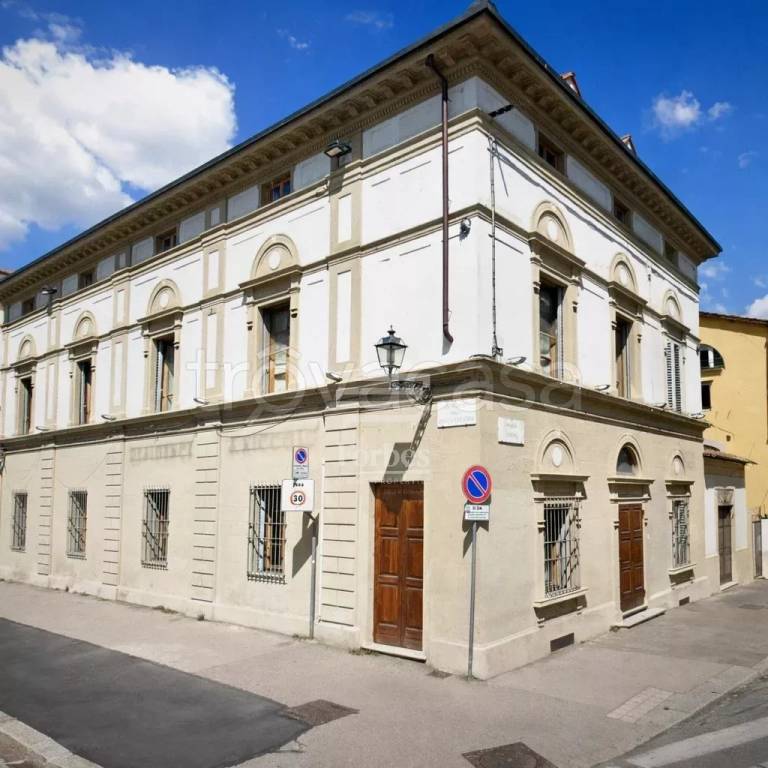 appartamento in vendita a Firenze in zona Centro Santa Croce