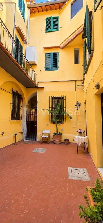 appartamento in vendita a Firenze in zona Centro San Lorenzo