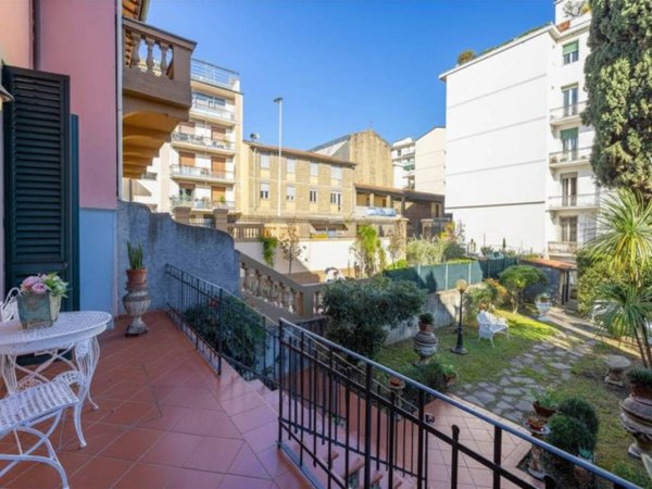 casa indipendente in vendita a Firenze