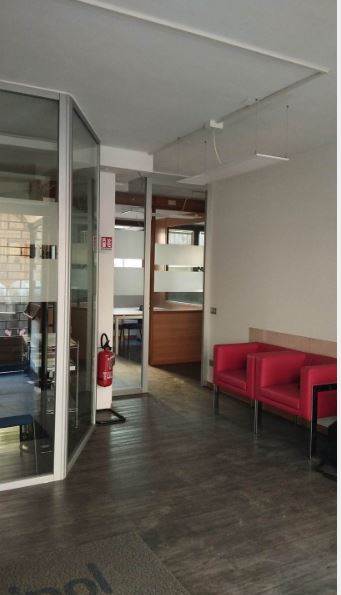 ufficio in vendita a Firenze in zona Statuto