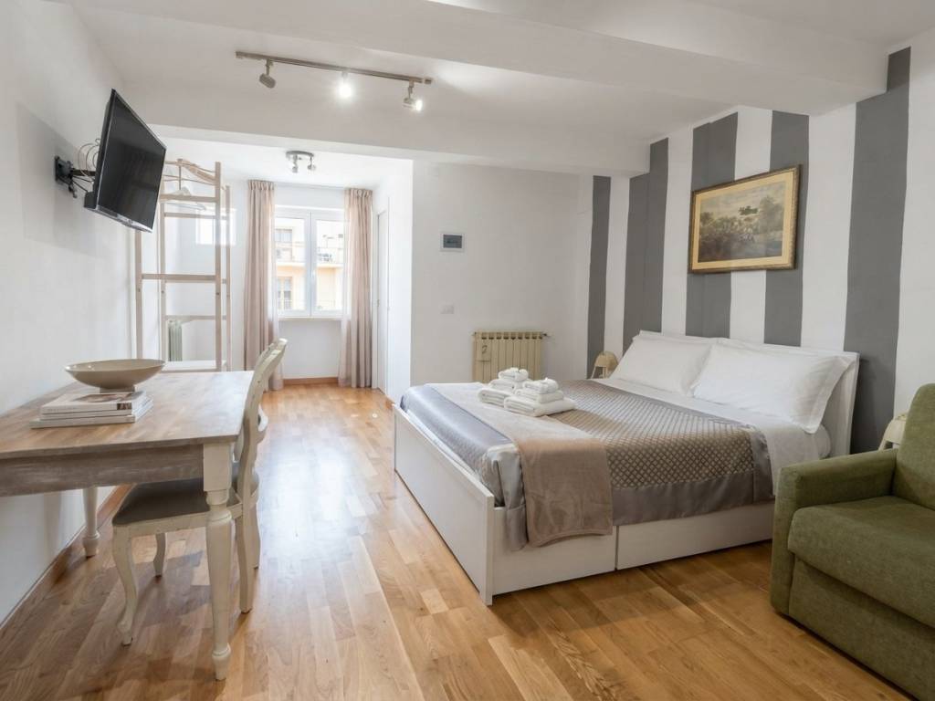 appartamento in vendita a Firenze in zona Ognissanti