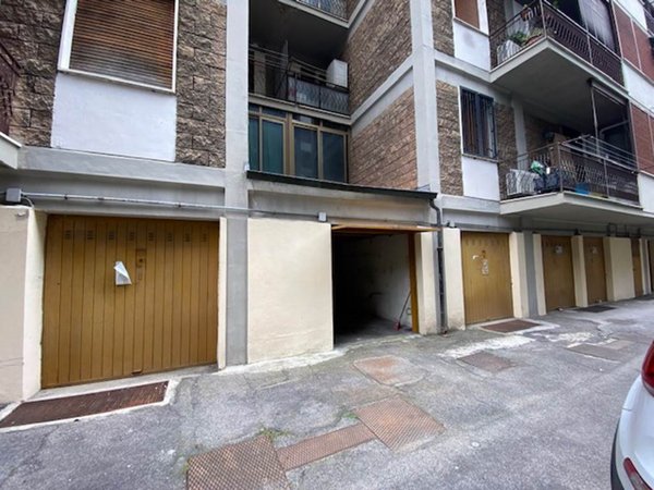 box auto in vendita a Firenze in zona Novoli