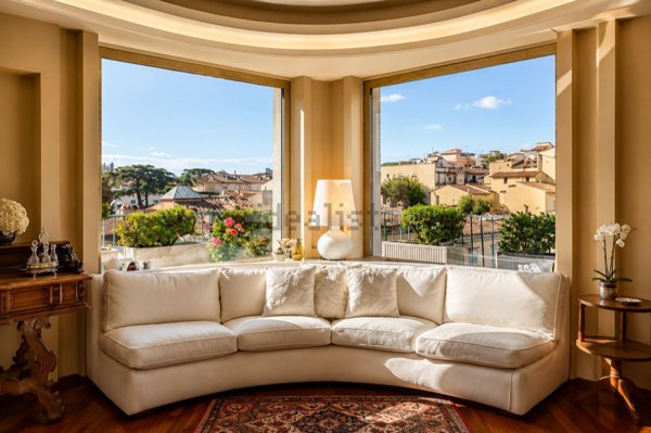 appartamento in vendita a Firenze in zona Centro Santa Maria Novella