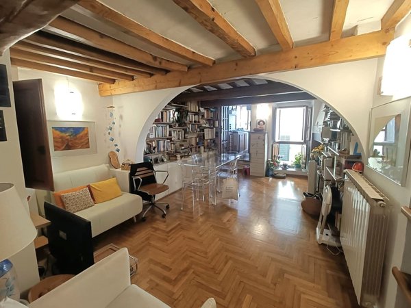 appartamento in vendita a Firenze in zona Centro San Frediano