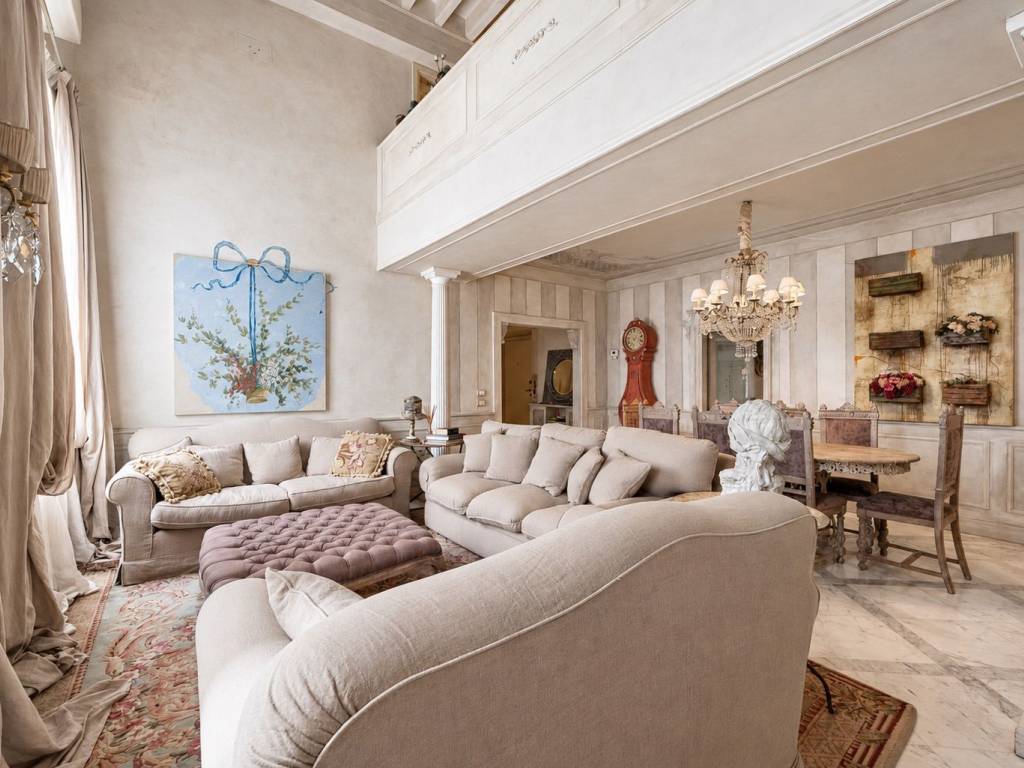appartamento in vendita a Firenze in zona Centro Santa Maria Novella