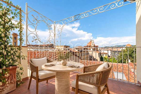 appartamento in vendita a Firenze in zona Ognissanti
