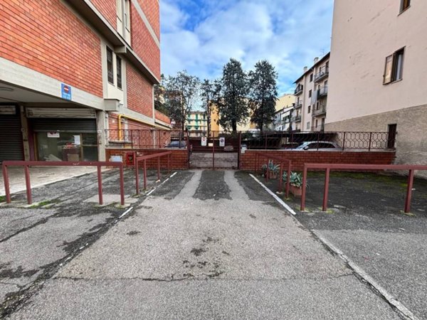 box auto in vendita a Firenze in zona Careggi
