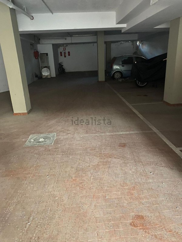 box auto in vendita a Firenze in zona Isolotto