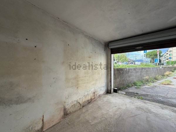 box auto in vendita a Firenze in zona Legnaia