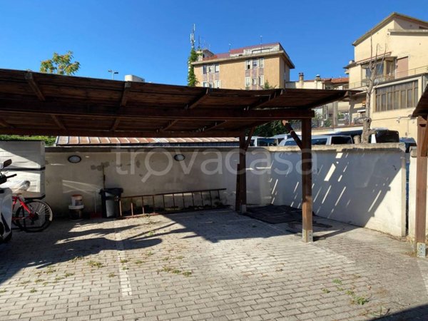 box auto in vendita a Firenze in zona Novoli