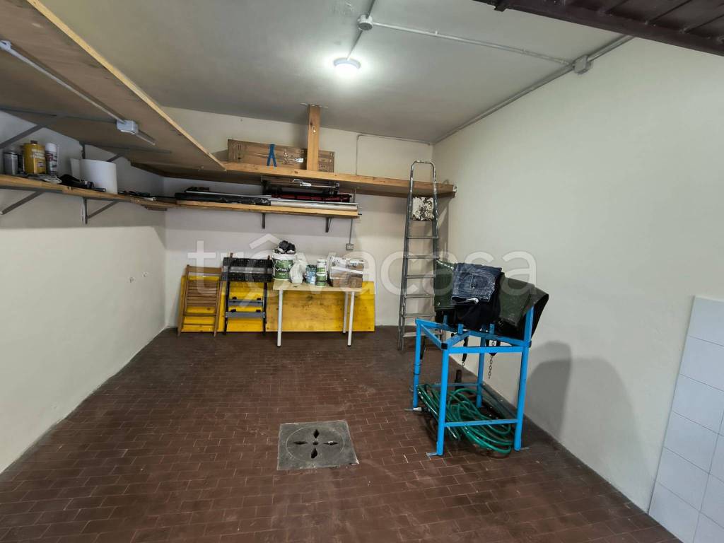 box auto in vendita a Firenze in zona Novoli