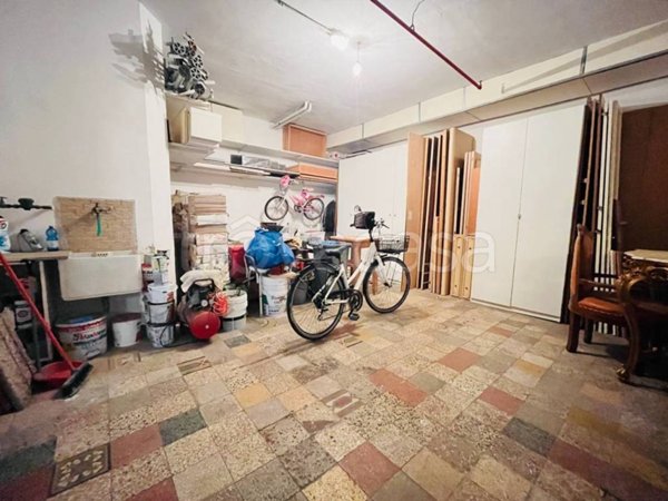 box auto in vendita a Firenze in zona Badia a Ripoli