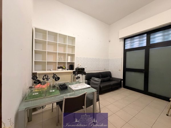 locale commerciale in vendita a Firenze in zona Novoli