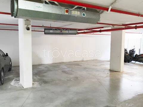 box auto in vendita a Firenze in zona Isolotto