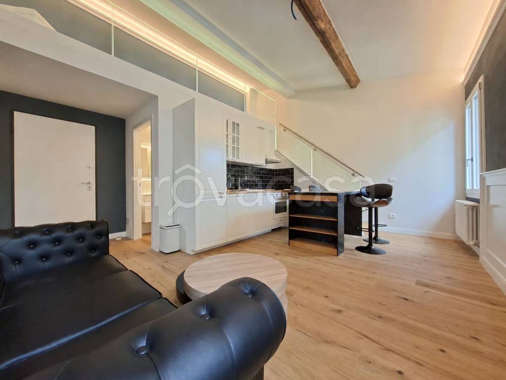 appartamento in vendita a Firenze in zona Centro San Lorenzo