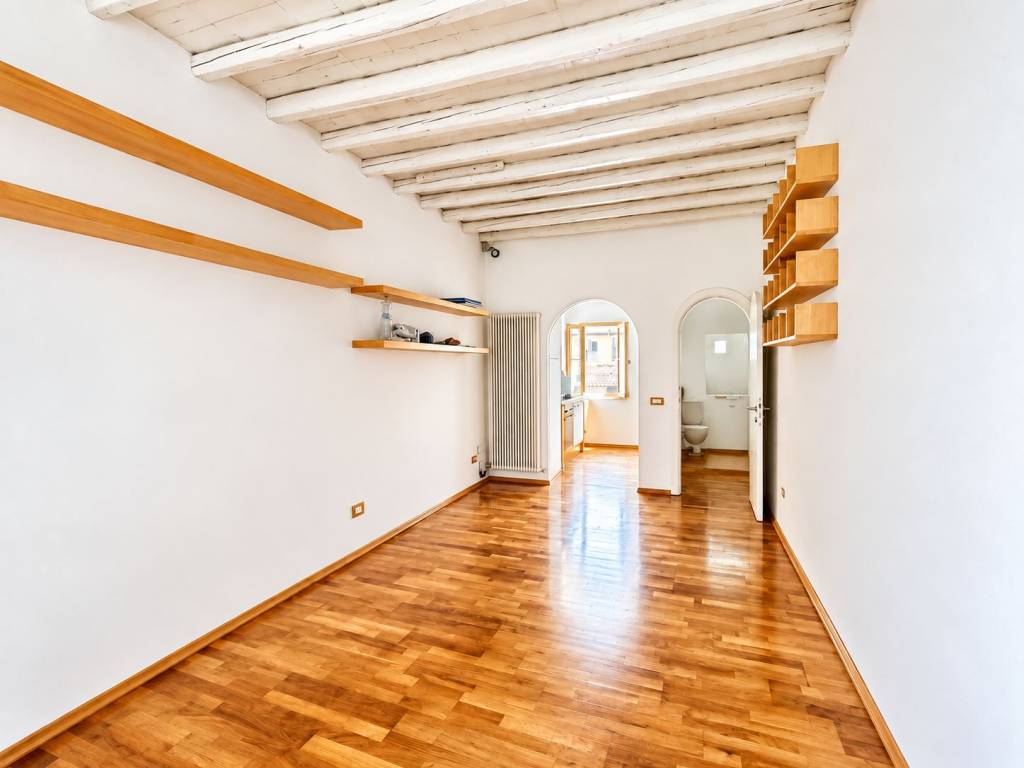 appartamento in vendita a Firenze in zona Centro San Lorenzo