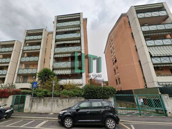 box auto in vendita a Firenze in zona Isolotto