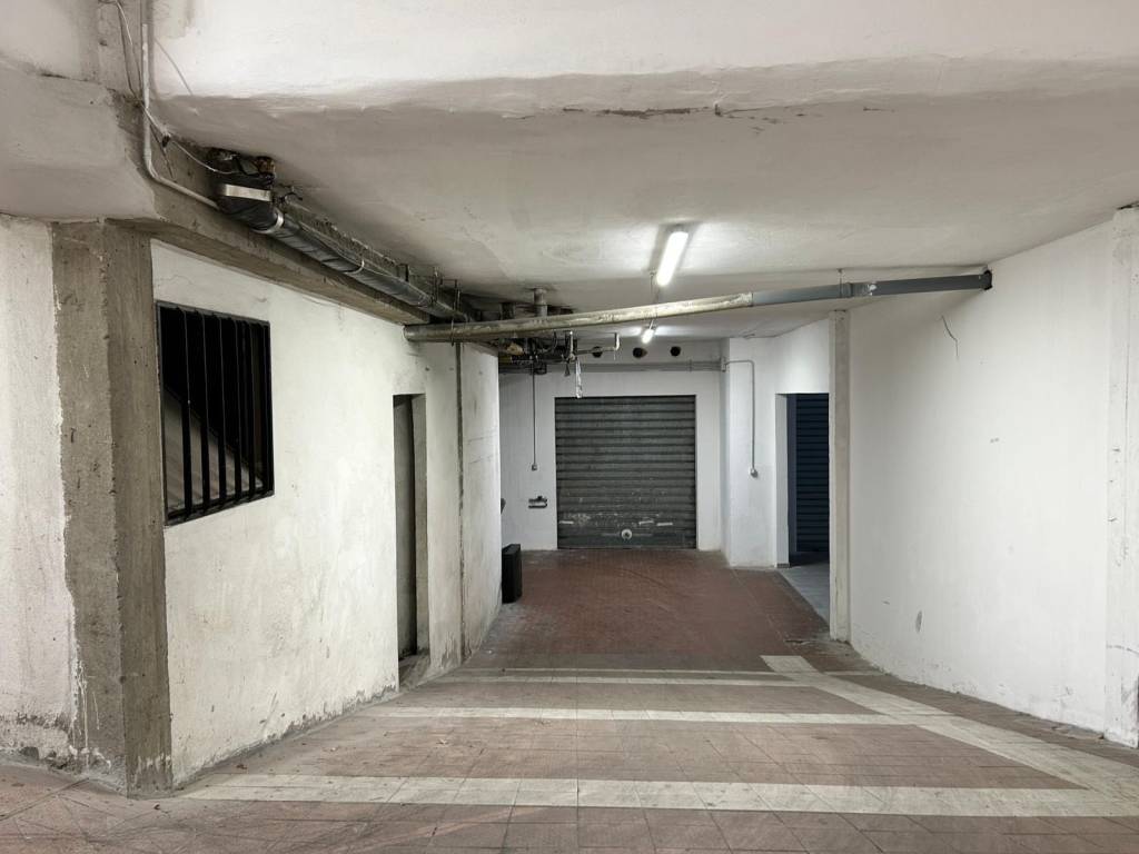 box auto in vendita a Firenze in zona Centro San Frediano