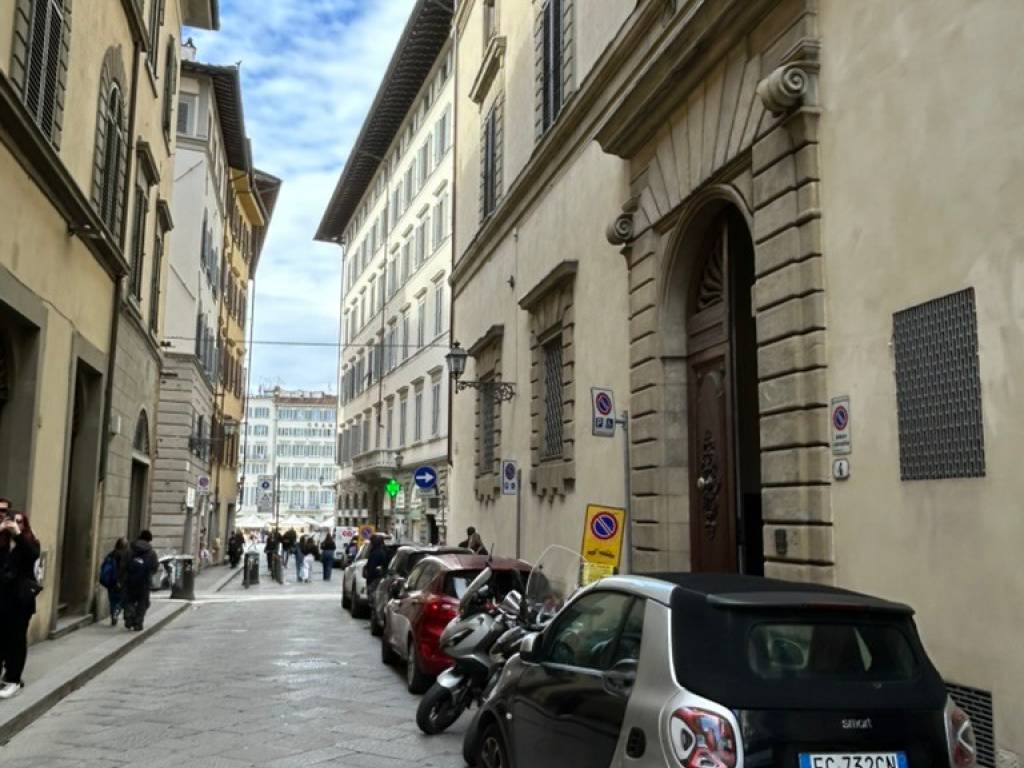 appartamento in vendita a Firenze in zona Centro Santa Maria Novella