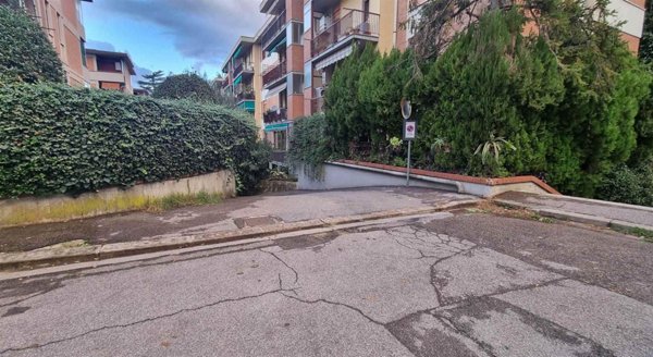 box auto in vendita a Firenze in zona Soffiano