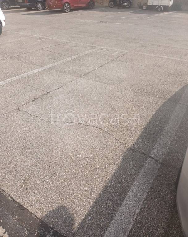 box auto in vendita a Firenze in zona Isolotto