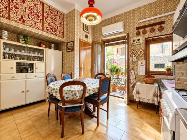 appartamento in vendita a Firenze in zona Centro Santa Maria Novella