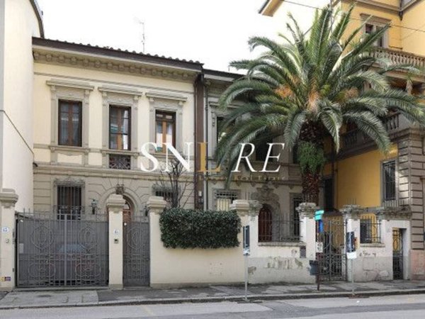 appartamento in vendita a Firenze in zona Campo di Marte