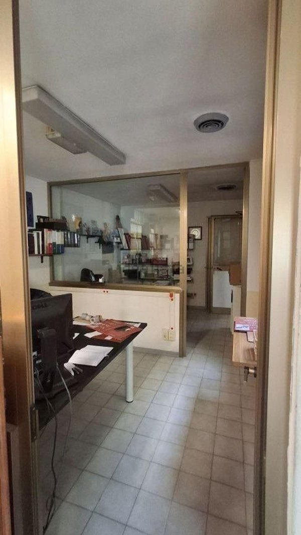 capannone in vendita a Firenze in zona Isolotto