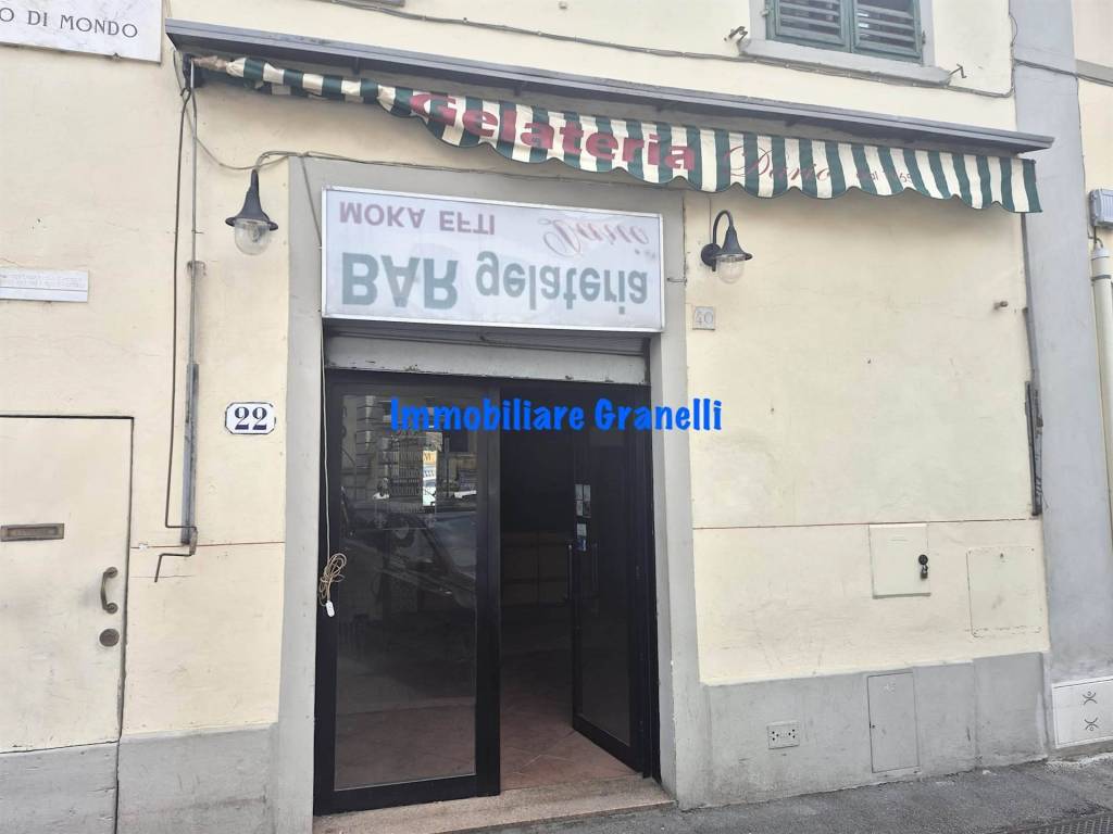 negozio in vendita a Firenze in zona Campo di Marte