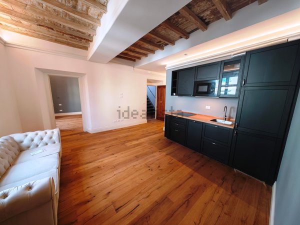 appartamento in vendita a Firenze in zona Centro Santa Croce