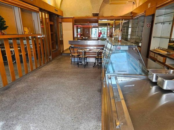 locale commerciale in vendita a Firenze in zona Bellariva