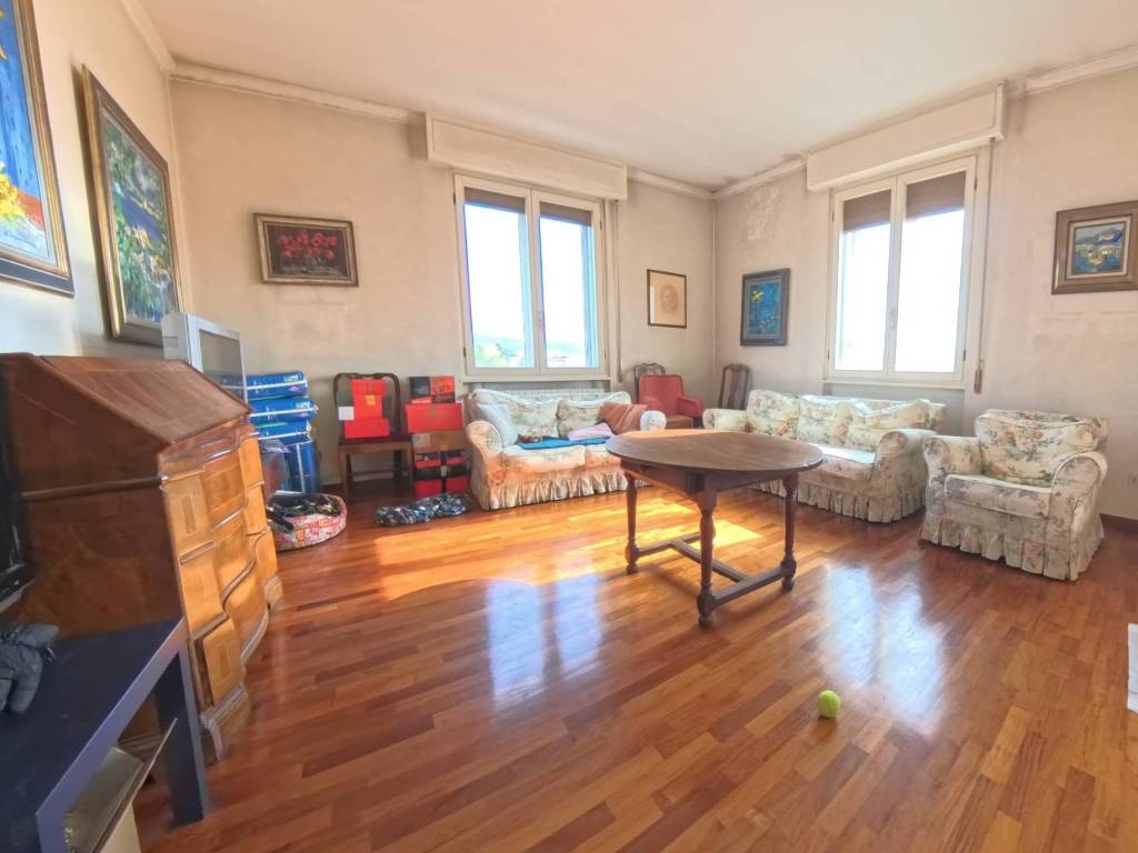 appartamento in vendita a Firenze in zona Campo di Marte