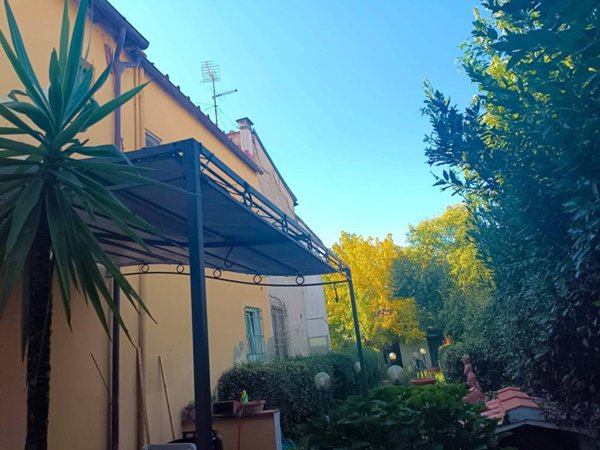 casa indipendente in vendita a Firenze in zona Peretola